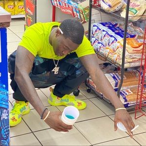 Meet your Posher, Derrick